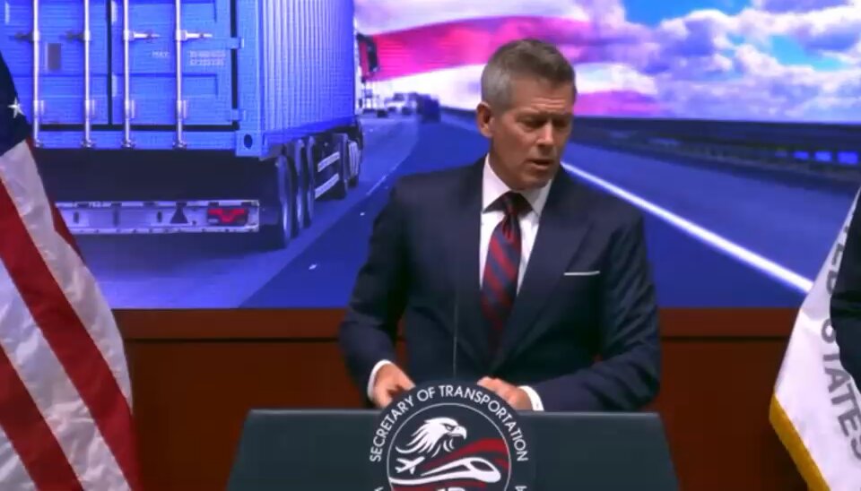 🚨🚨BIG ANNOUNCEMENT on new plans to secure our roads and crackdown on illegal truckers, including: 🚛 REQUIRING English only tests 🚛MODERNIZING an ironclad registration system 🚛CRACKING DOWN on fraud 🚛 STRENGTHENING driver safety American families deserve safe roads and we are going to deliver them 🇺🇸