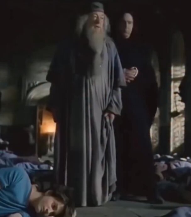 They put a hidden fart device on Daniel Radcliffe during filming of Harry Potter, and it led to one of the funniest bloopers ever 😂