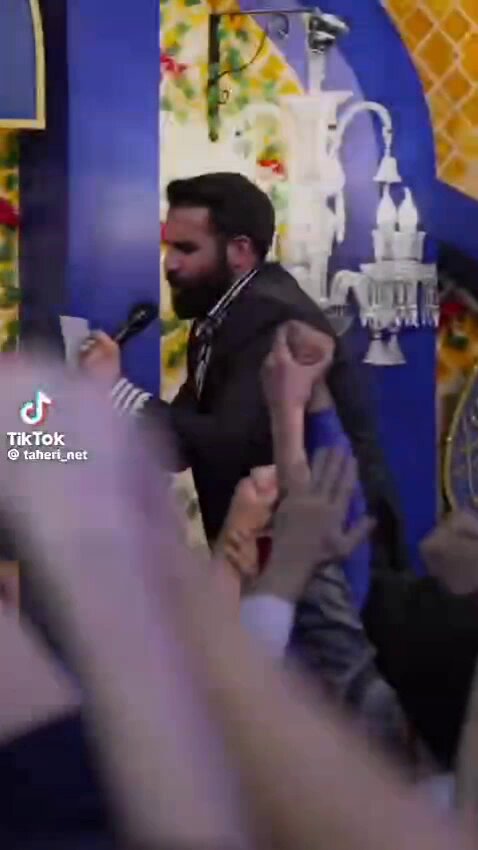 Reza Pahlavi: Iranian Shias, join us. Meanwhile: *Iranian Shias*