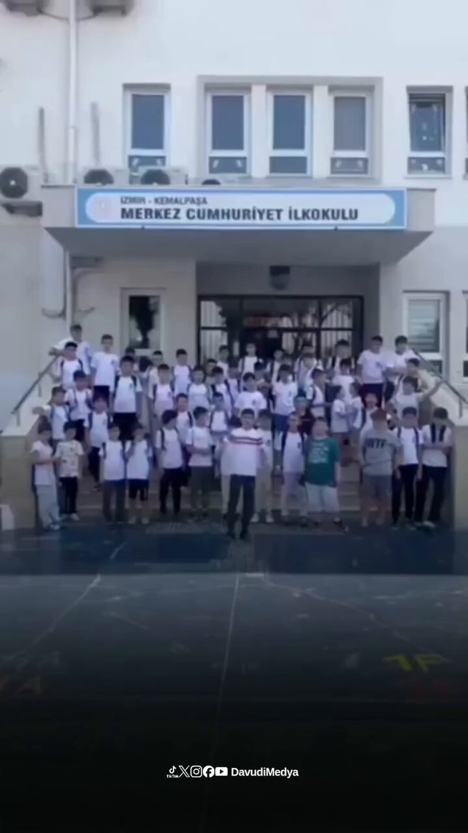 Migrenler tuttu işte .. Al laiklik İzmir Kemalpaşa'da sabun köpüğü gibi elden gitti 😂