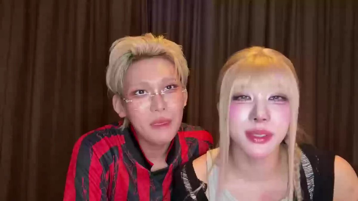 🩷: (talking about how haru always calls rui 동생 "younger sibling") 💙: but you do have kind of a younger sibling vibe 💙: it's cute 💙: what should we do about you being so cute? 🩷: is that so? 💙: yes you're cute. do a bit of aegyo..