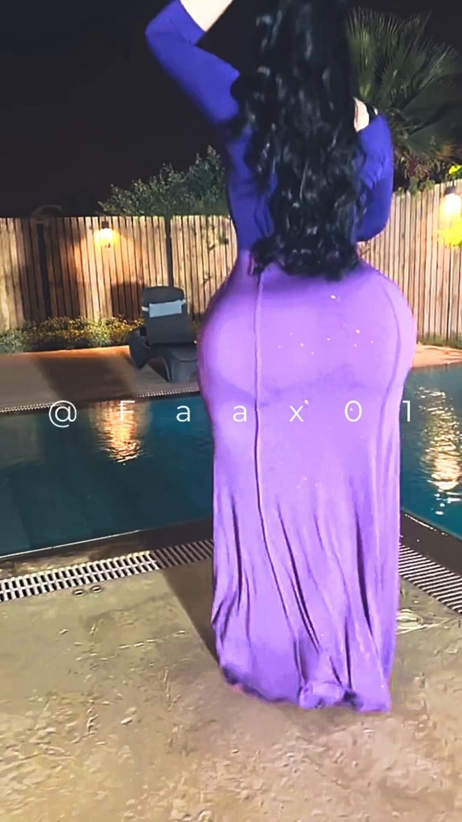 ام مضرط "مفروش" .. 🍑 الي اذا افرشت شطاياها في مكان ، محد يقدر يجلس جمبها !! سلعه #نادرة ومو موجوده في اي بيت!! 👠 مرّه تديثك فـ عباتها و مرّه تقطها تزيد دياثتك زود على زود 💋