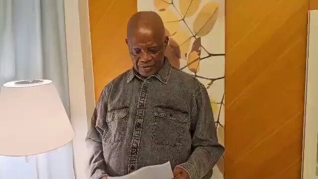 #RDC: Lors d’un colloque marquant les 20 ans de la Constitution de la République démocratique du Congo, le 18 février 2026 à Kinshasa, le professeur Evariste Boshab a cité une réflexion du juge américain Stephen Breyer selon laquelle la durée de vie moyenne d’une constitution est de 17 ans. Soulignant que le texte fondamental congolais a désormais dépassé cette moyenne, l’ancien président de l’Assemblée nationale et constitutionnaliste a estimé que le débat sur sa révision ou son changement est devenu inévitable.