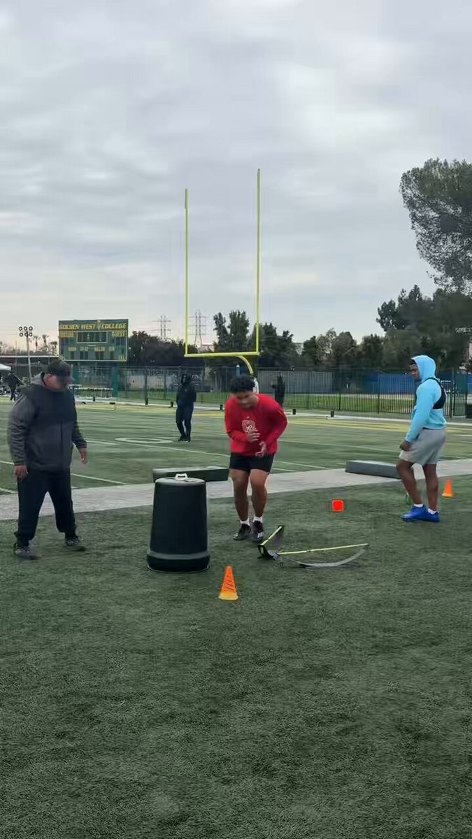 With NFL pass rush specialist- BT Jordan Coach Brandon Jordan Iona Uiagalelei 🫡