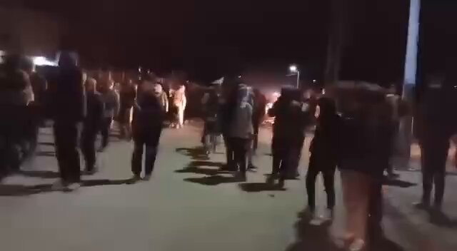 استنفار عسـكري لقـوات العشائر في بلدة تل براك بريف الحسكة، حيث تطالب العشائر الحكومة السورية بتحرير محافظة الحسكة من ميليــشيا قسد وإيقاف عملـيات الإعتـقال والقـتل بحق أبناء العرب.