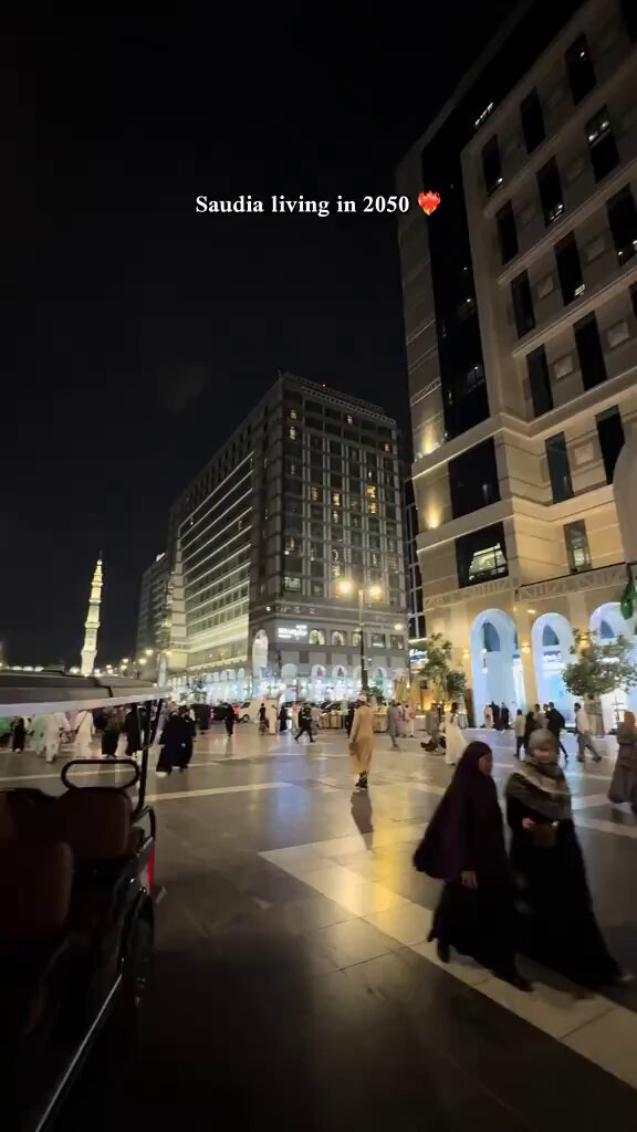 #السعودية تعيش في عام 2050 🇸🇦 كبسولات الخدمات الصحية في المدينة المنورة، لخدمة زوار المسجد النبوي، برهان على تطور الخدمات المملكة في الخدمات وأسبقيتها على "العالم" في القطاع الصحي