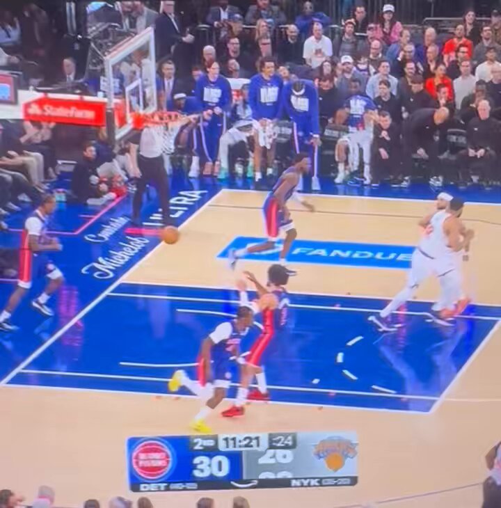 Cade Cunningham displayed last night how to play the point guard position Until Jalen Brunson learns to do this, nothing but playoff exits will follow