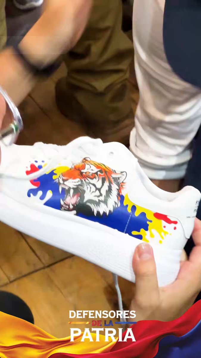 ¡EL TIGRE RINDE FRUTOS! Desde Santander, Abelardo De La Espriella protege al gremio del calzado con mano firme y ruge contra el contrabando para activar la economía nacional 🐅