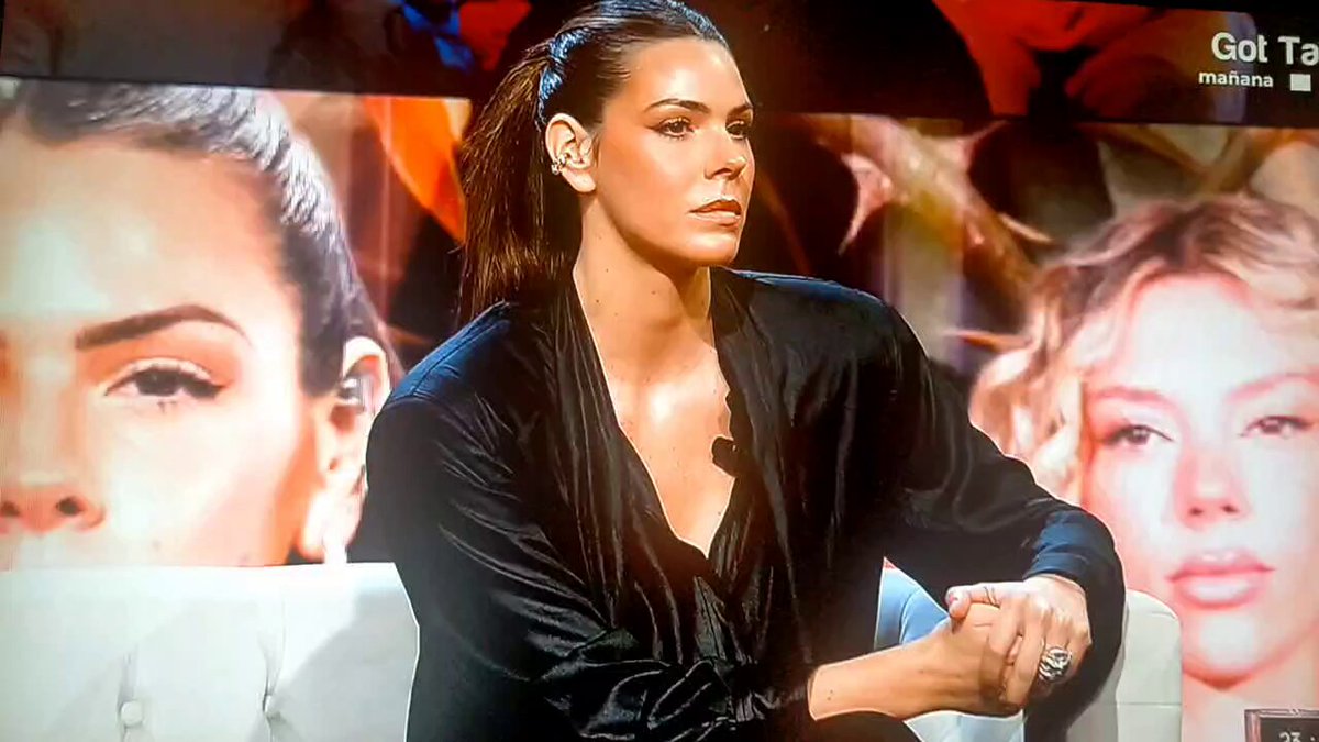 Salió el gordo, se sintió violentada y agredida cuando Carlo le recordó las mierdas de su familia 😂😂😂 queremos que Carlo se siente a hablar de ese maltrato y del que Laura nunca se posicionó públicamente con la víctima, perdón, víctimas en plural #DeViernes #LauraMatamoros