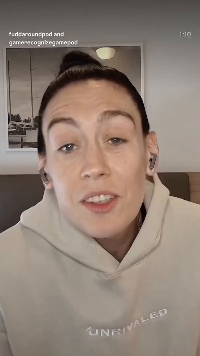 🎙️ Fenerbahçe'ye dönüşü hakkında Breanna Stewart: "Bana reddedemeyeceğim bir teklif yaptılar. Nisan başında takıma katılıp 2 maçta forma giyeceğim ve Fenerbahçe'ye EuroLeague'i tekrar kazandırmak için yardım edeceğim. Geri döneceğimi hiç düşünmüyordum."