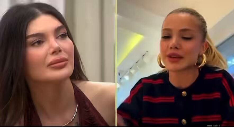 Ayy bir de arkadaşım gibiydi diyor. Senin gibi iblis biri her şeyin o kadar farkında olurdu ki!Birde çıldıracam diyor. Biz izlerken çıldırdık, hemen nasılda kaçıyor gerçeklerden. Enesi bile arayıp Büşra'yı kötülemiş. Buse'yi sırf Ayla'yı çıldırtmak için Cemal'e yanaştırmış. Gerçekten iğrenç bir karakter. Hala buna diva diyenler var. İnsanlığınız batsın. #kismetseolur #kısmetseoluraskınguecue