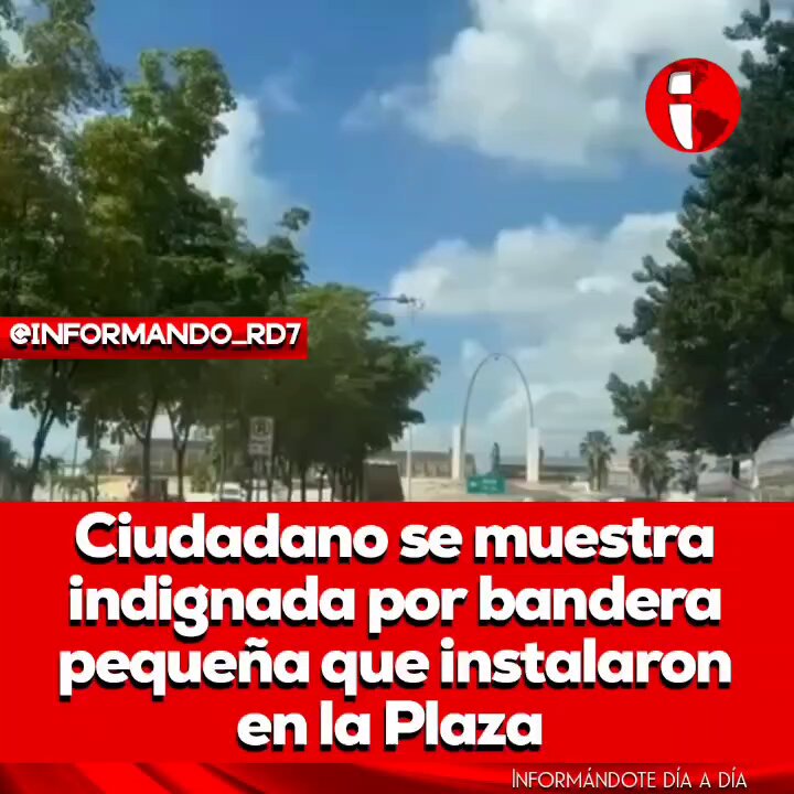 Ciudadano se muestra indignado por la bandera pequeña que pusieron en la Plaza de la Bandera.