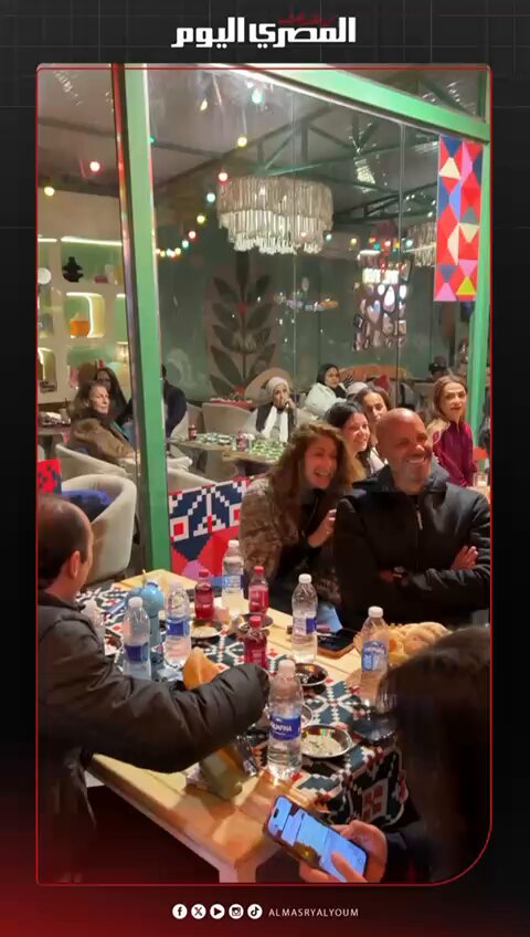 موقف عفوي من الحاجة نبيلة يدخل هيدي كرم في هستيريا ضحك: «منورة يا أستاذة نجلاء بدر» تصوير: أسامة علي