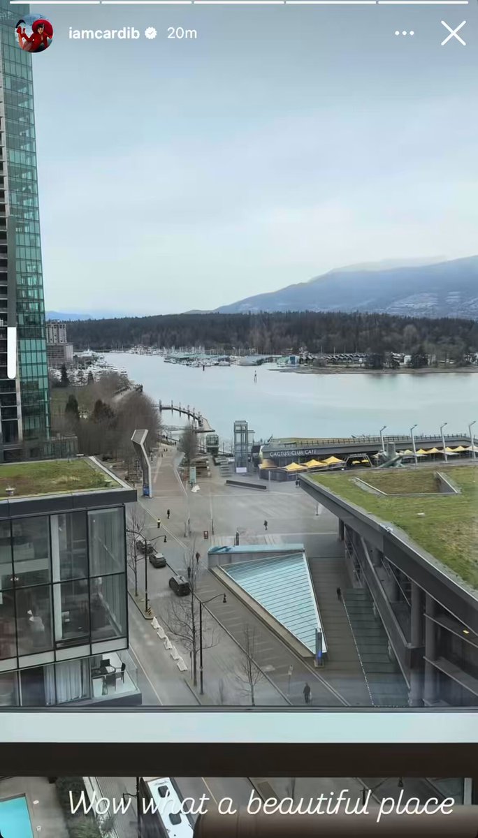 Cardi has made it to Canada and she’s loving how beautiful it is 😍