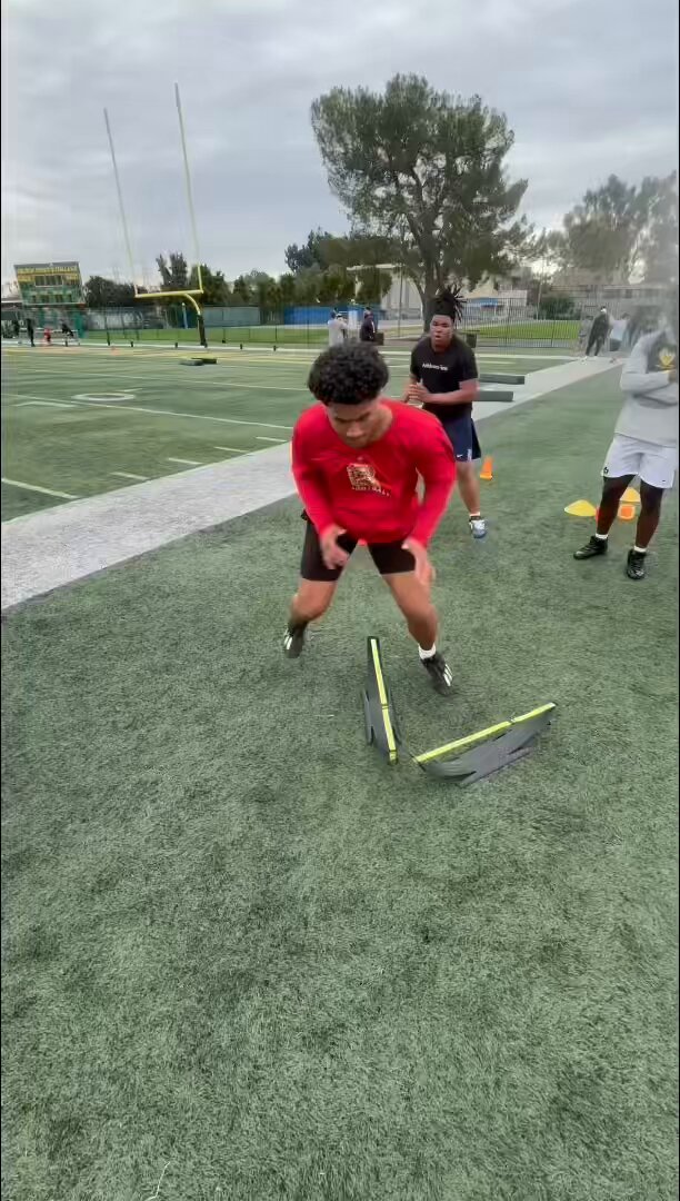 Lab Work! Class of 2027 Dlineman Marcus Fakatou 🇹🇴 6’6 275lb and Kasi Currie 6’5 310lb