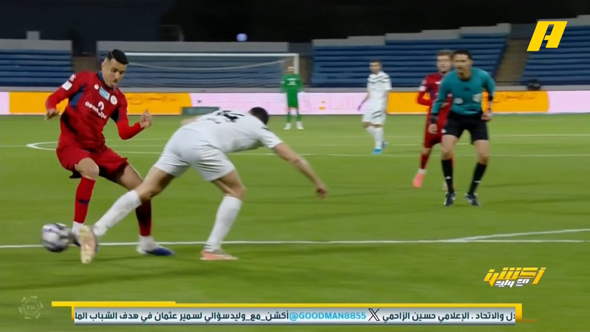 سمير عثمان: - د 26 - د39 لا يوجد ضربتي جزاء لضمك - د 42 قرار صحيح بإلغاء هدف الشباب لوجود خطأ - د 45+4 قرار صحيح بإلغاء هدف الشباب للتسلل - د 51 ضربة جزاء لم تحتسب لضمك #الشباب_ضمك مجاناً على MBC شاهد برنامج #أكشن_مع_وليد يومياً الساعة 11:00 مساءً بتوقيت السعودية على MBCAction لمتابعة البث المباشر