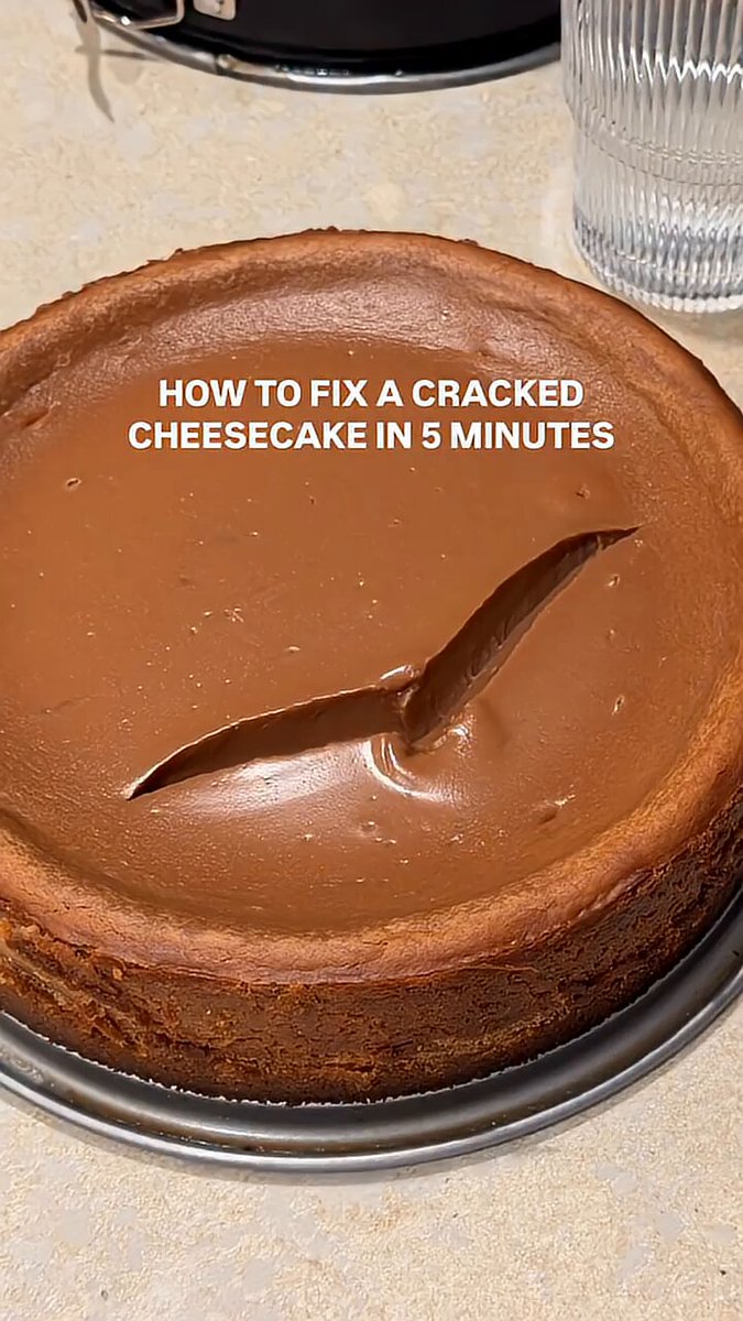 How to Fix a Cracked Cheesecake