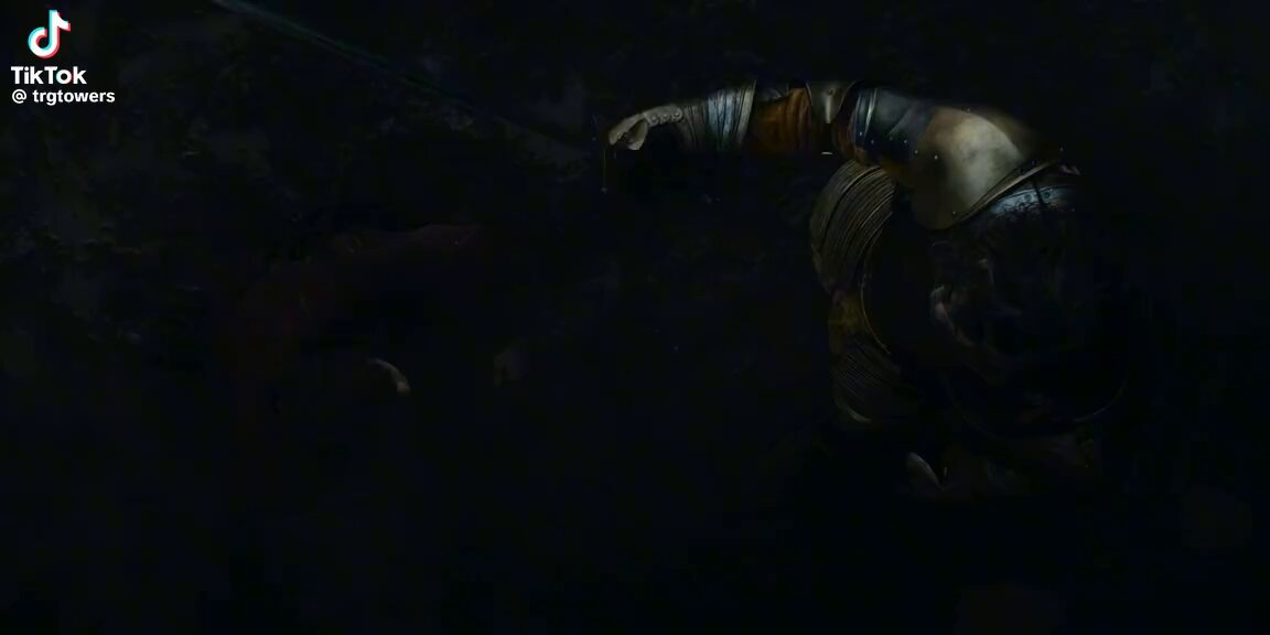 Lo que han hecho con El Caballero de los Siete Reinos es algo que va a acercar a millones de personas al mundo de Westeros y el universo Juego de Tronos. Hacia mucho que no veía tanto amor a un serie. Y con música de Enya. Uf. Caviar. Fuente: Trgtowers