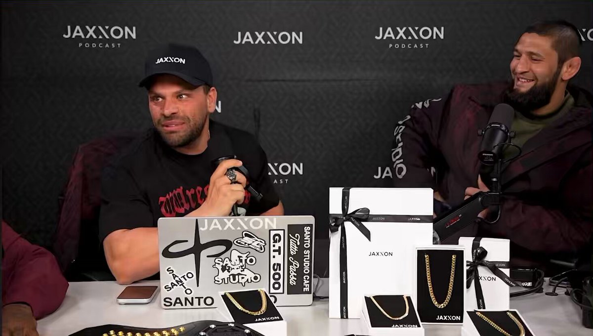 Khamzat doesn’t even know where his belt is 😭💀 Via: JAXXON PODCAST