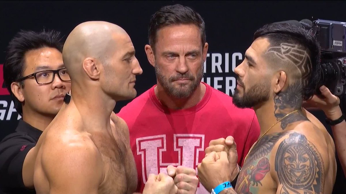 ストリックランド×ヘルナンデス 試合前日のフェイスオフ！ #UFC