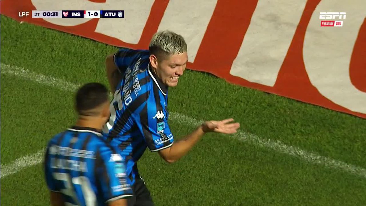 Picó al espacio, DEFINIÓ DE CAÑO y metió cuartetazo en el festejo. Carlos Abeldaño y el empate para Atlético Tucumán vs. Instituto. 🚬
