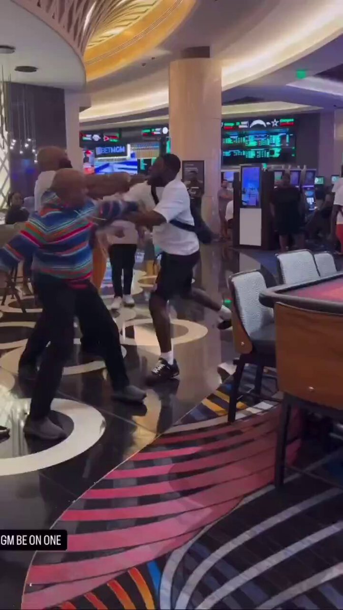 A crazy fight broke out in a las vegas casino with blood spilled and multiple knockouts😧😧😧
