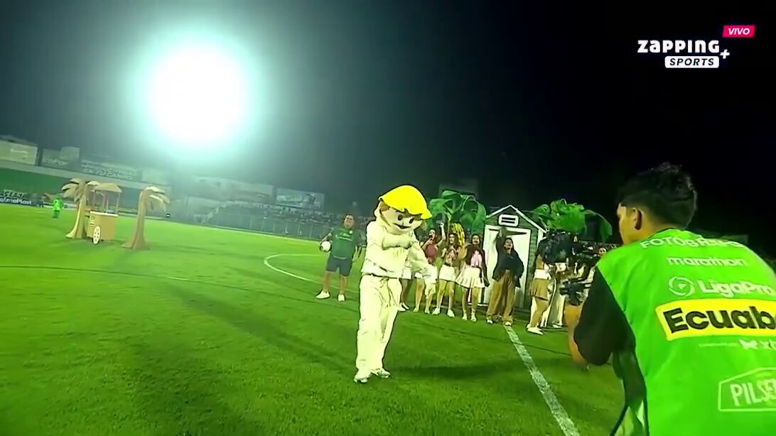 El show de medio tiempo de Bananerito al estilo Bad Bunny en el Super Bowl