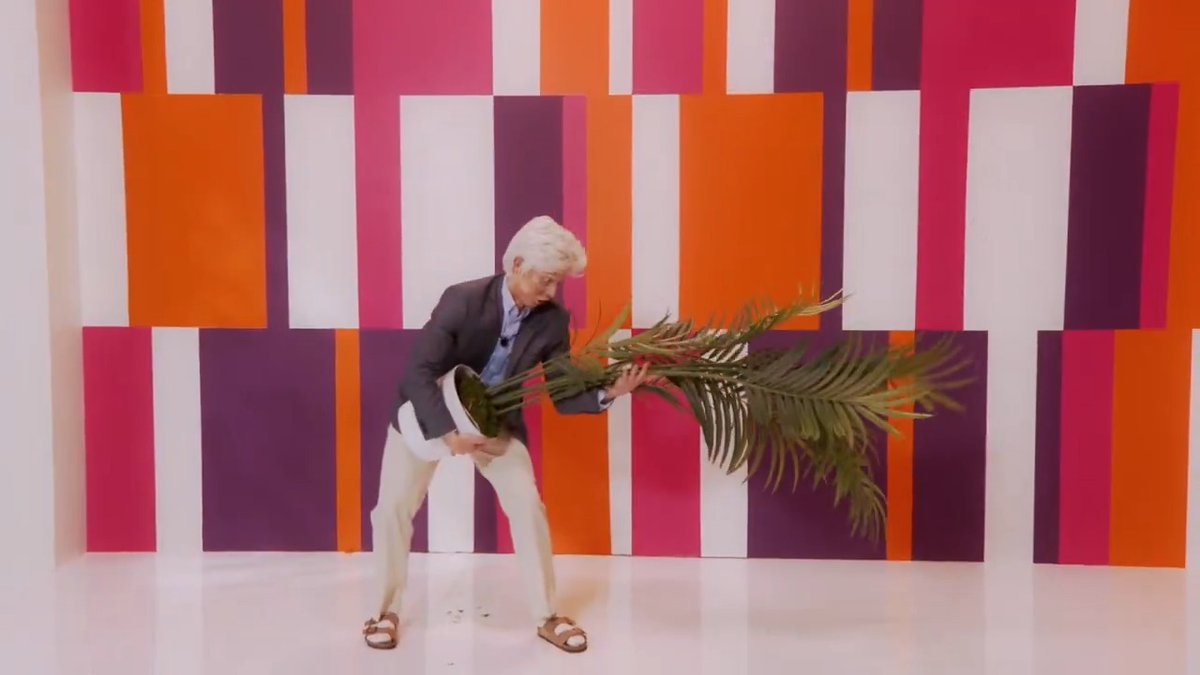 Sir David Attenborough has entered the villa! 💦 Nini Coco #DragRace