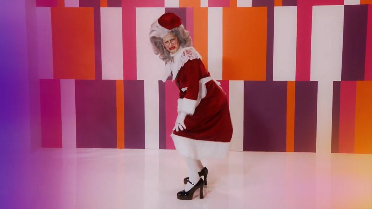 Did someone say ho ho ho? 🧑🎄 DARLENE MITCHELL #DragRace