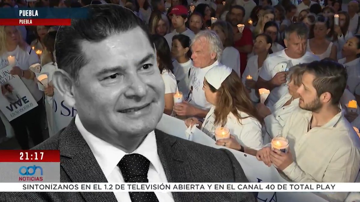"Señor gobernador, PUEBLA ESTÁ DE LUTO"⚫🕯️ fue el clamor ante el hartazgo de los poblanos por la inseguridad que azota al estado gobernado por Alejandro Armenta; familiares, amigos y ciudadanos exigieron justicia por la muerte de Emmanuel, Joaquín y Gisele, quienes fueron asesinados el pasado 14 de febrero en una de las zonas más "exclusivas" de Puebla.