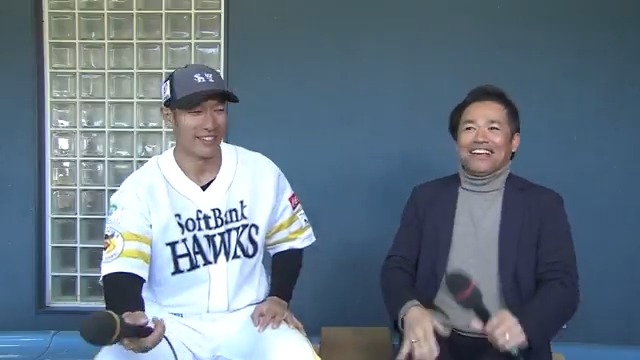ギータ節炸裂！笑😆 愛馬についての話題も⁉🏇 福岡ソフトバンクOBの #森福允彦 さんによる #柳田悠岐 選手へのインタビュー！！🎤 #sbhawks 👇ライブ配信はこちら