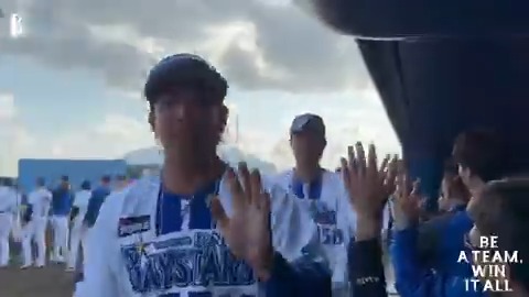 2026年のオープン戦は白星スタート！🌟 今年初の #勝利のハイタッチ🙌 #ユニオンですからスタジアム宜野湾 #春季キャンプ #宜野湾キャンプ #baystars