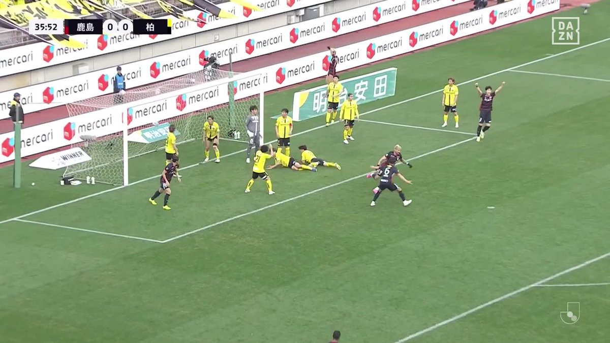 #モーメントブースター でシェアして盛り上がれ!​ ⚽️ゴール (35:55) 👟レオ セアラ 🆚鹿島アントラーズ vs 柏レイソル ​📺​DAZNでライブ配信中​ #DAZN #FanZone ユニクロ #UTme