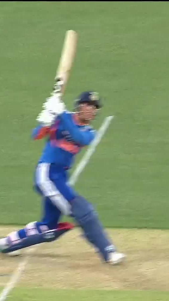 Sound up ๐๐๐ for this sweetly-struck six from Smriti Mandhana! #AUSvIND