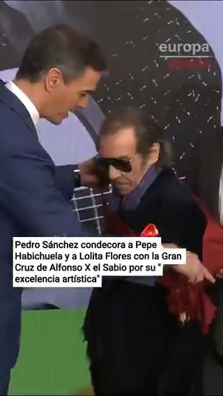 Pedro Sánchez condecora a Pepe Habichuela y a Lolita Flores con la Gran Cruz de Alfonso X el Sabio por su "excelencia artística"