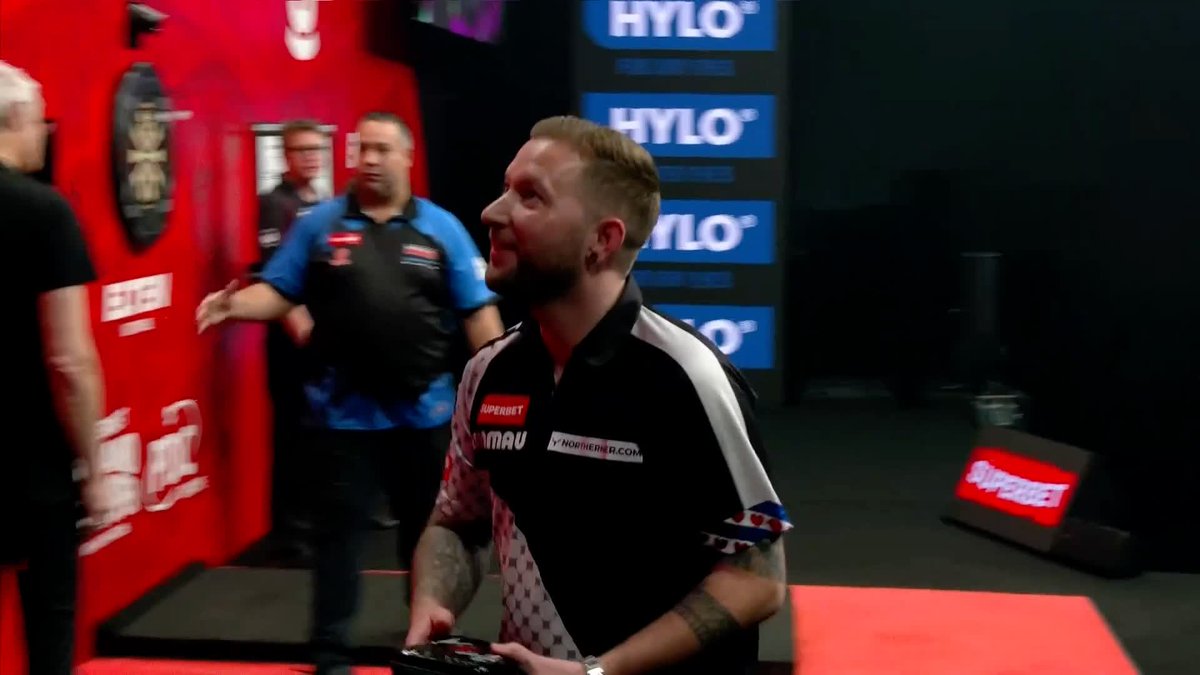 WATTIMENA KNOCKS OUT NOPPERT! Jermaine Wattimena gets the better of his Dutch compatriot Danny Noppert, winning a last-leg decider in a high-quality match as Noppert missed two match darts! 📺 #ET1