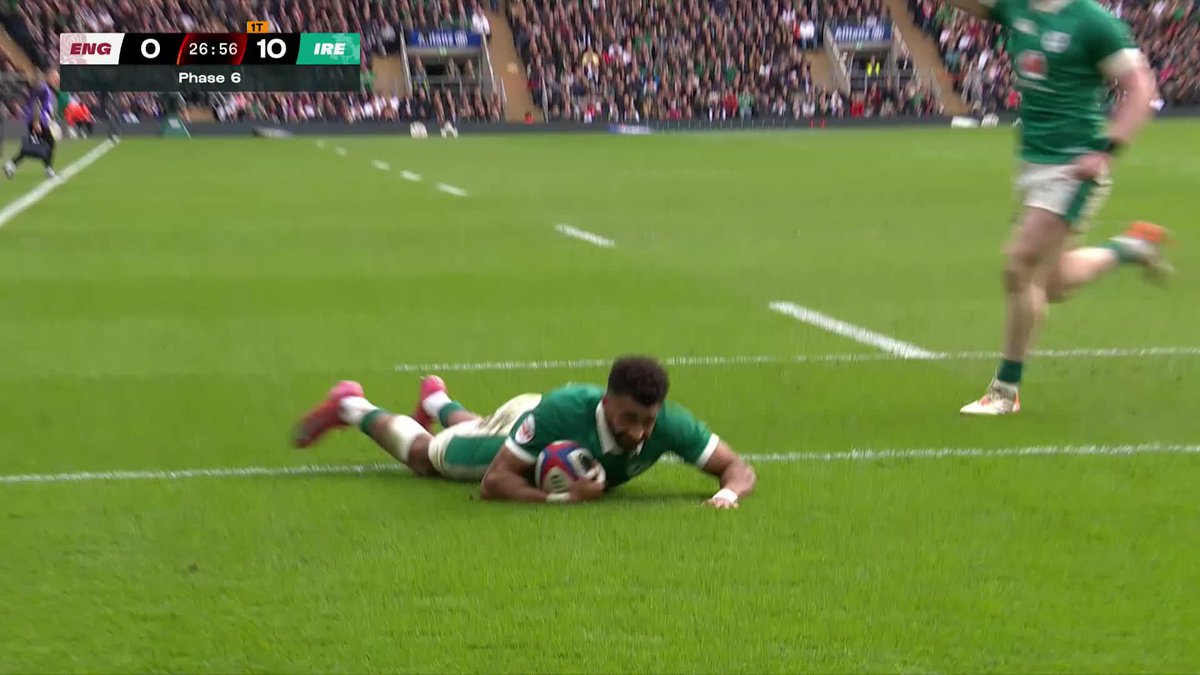 Irish team de légende 🍀 Elle est vieillissantes, ses balles années resteront derrière elles mais cette Irlande sera toujours agréable à regarder. Des passes, du break, du try 🏉