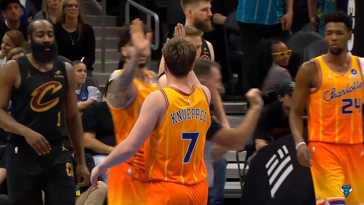 With 25 games left in the season, Kon Knueppel leads the NBA in 3PM and he's just 14 shy of breaking the all-time rookie record! 👌 1. Kon Knueppel - 193 2. Donovan Mitchell - 189 3. Tyrese Maxey - 178 1. Keegan Murray - 206 2. Kon Knueppel - 193 3. Donovan Mitchell - 187