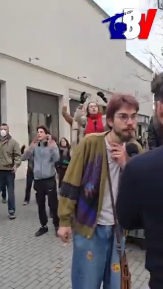 Des antifas viennent provoquer les manifestants rendant hommage à Quentin. Les contre-manifestations ont pourtant été interdites par la préfecture.