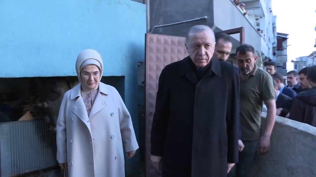 AKP'liler Erdoğan'ın İstanbul'da ziyaret ettiği evde soba olmadığını iddia ediyor ancak devletin resmi haber ajansı paylaştı.