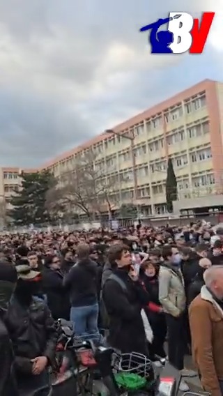 « Arnault en prison ! Tout le monde déteste les antifas » à la manifestation d’hommage à Quentin.
