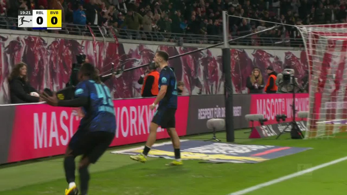Christoph Baumgartner makes it look easy to put RB Leipzig in the lead 🔥