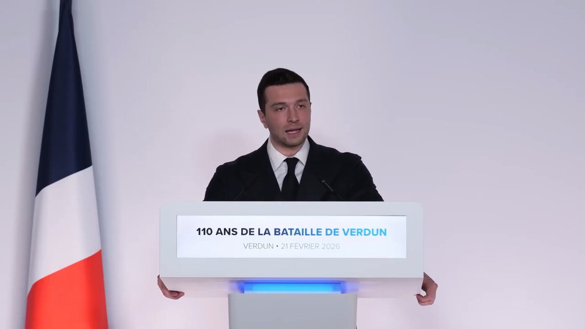 Les soldats de #Verdun n’étaient pas des figures mythologiques. C’étaient des paysans, des instituteurs, des employés, des Français, souvent très jeunes, des Français de toutes régions, de toutes conditions, unis par un seul mot: la Patrie !