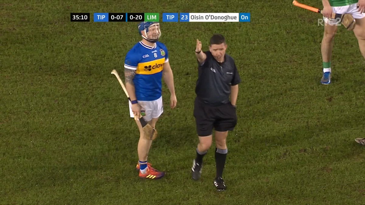 Wonder what Ben O'Connor would have to say about the straight red card that Willie Connors received tonight against Limerick