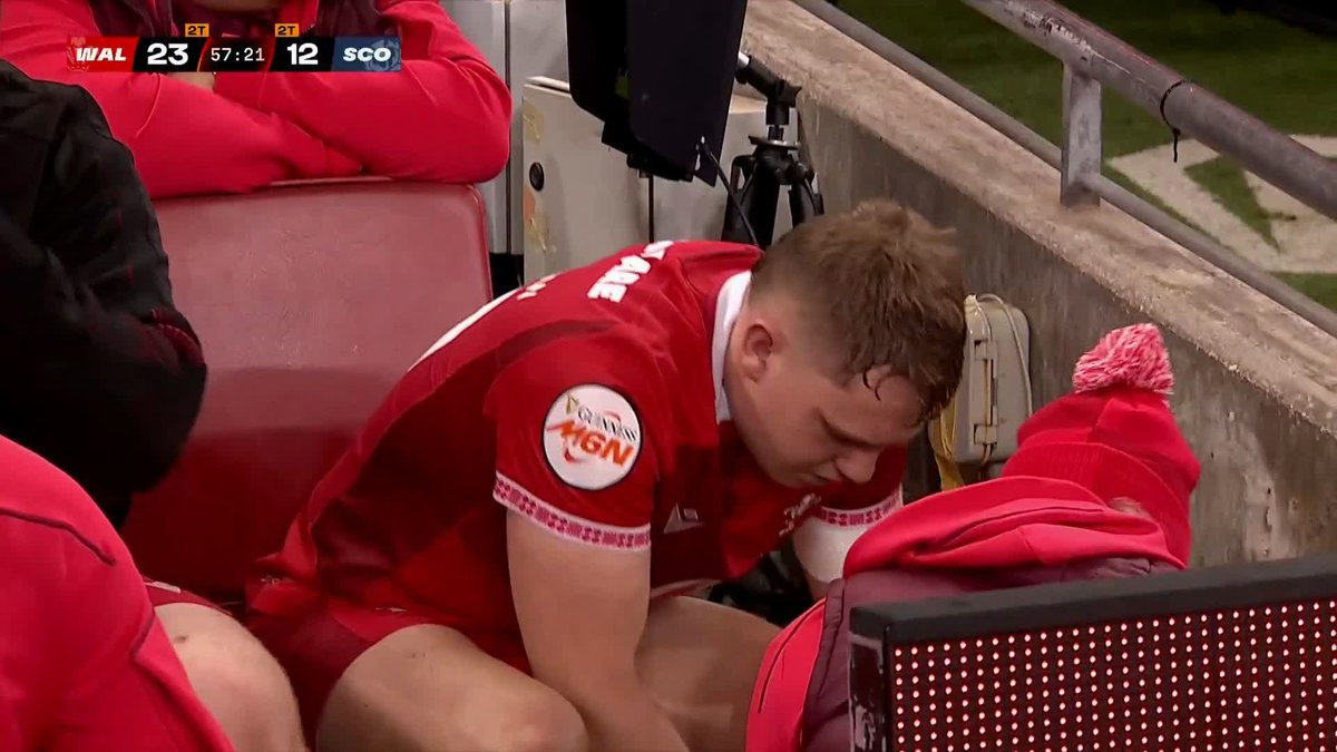 You've never seen a try like this! 🏴󠁧󠁢󠁳󠁣󠁴󠁿 Finn Russell 🤝 Darcy Graham