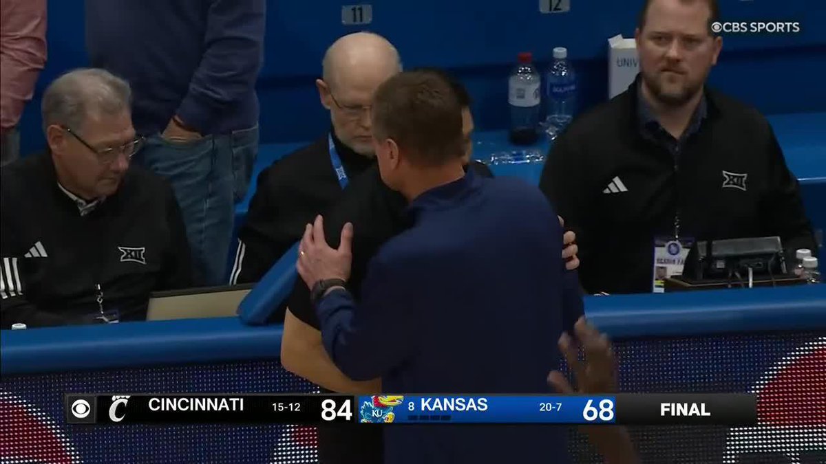 DOWN GOES NO. 8 KANSAS! 🤯 Cincinnati hands Kansas their largest home loss vs. an unranked opponent under Bill Self.