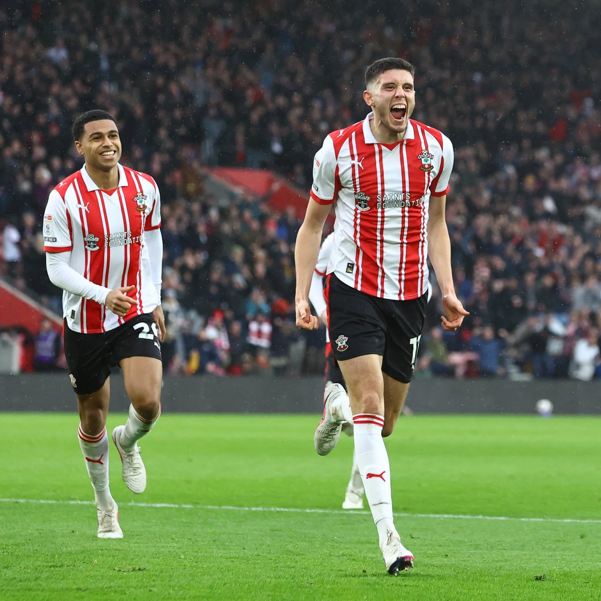If Ross Stewart is fit for the season, he scores 25 goals. What a striker.