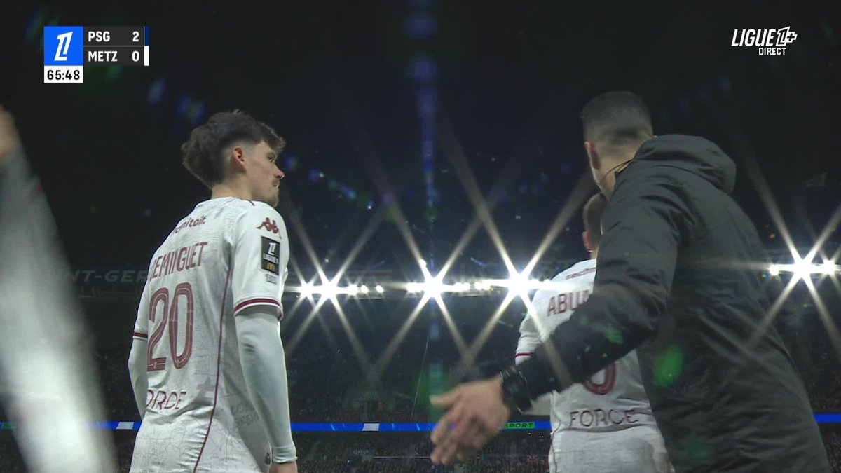🚨 𝗟𝗔 𝗕𝗘𝗟𝗟𝗘 𝗜𝗠𝗔𝗚𝗘 𝗗𝗘 𝗟𝗔 𝗦𝗢𝗜𝗥𝗘́𝗘 ! 🥹🇱🇻 Tahirys Dos Santos est au Parc pour voir ses coéquipiers. ✨ 🎥L1+