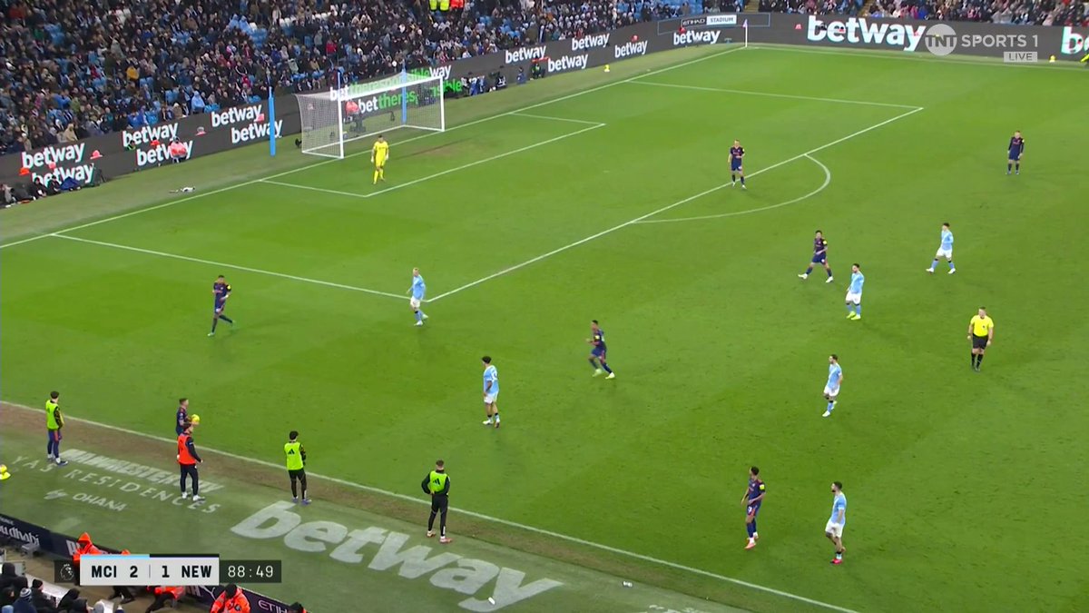 Was Bernardo Silva lucky not to receive a second yellow card here? ๐ค TNT Sports & discovery+ UK