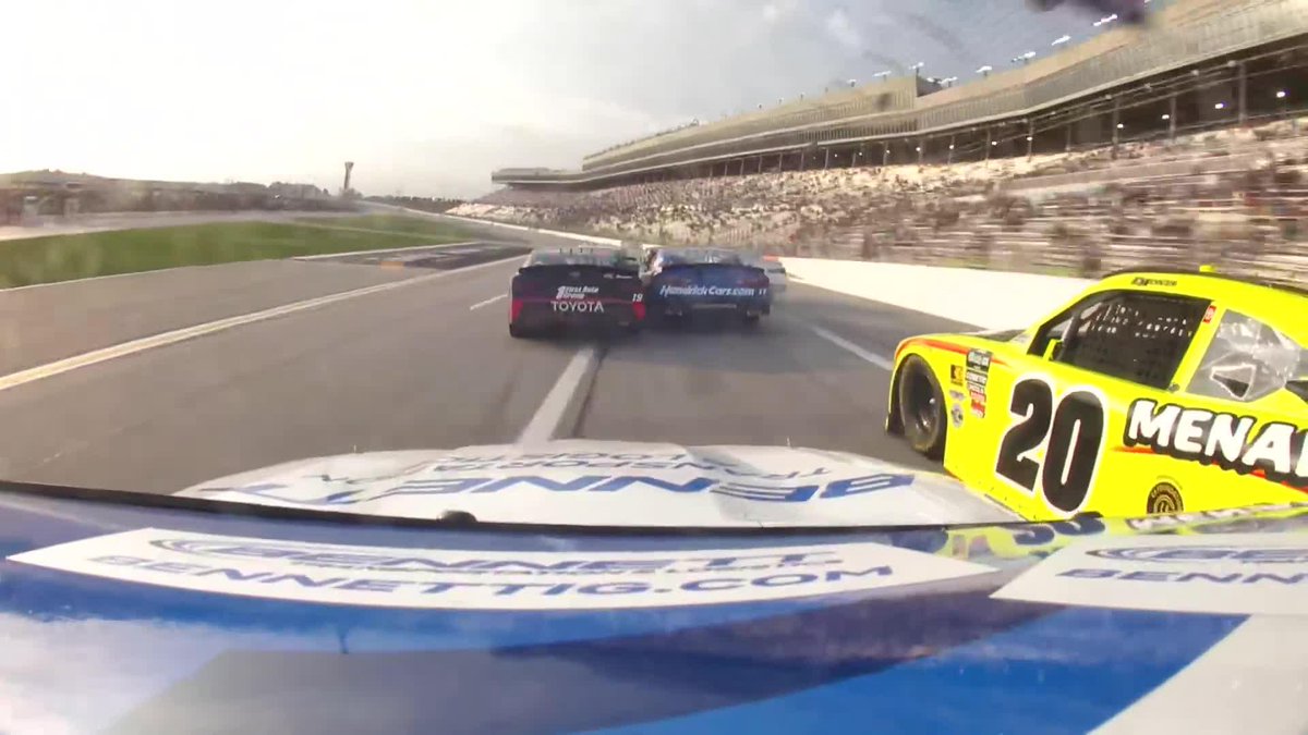 The yellow flag waves for the first time today for this incident on Lap 5.